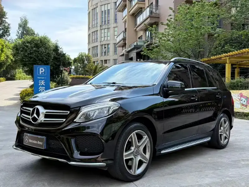 Mercedes-Benz GLE( ), 2015 — фото 1