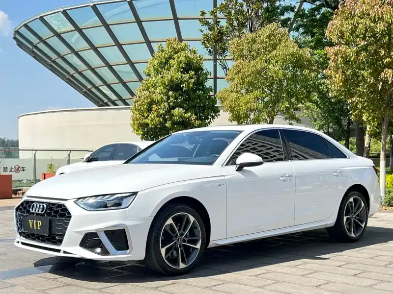 Audi A4L, 2022