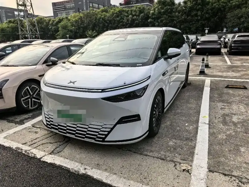 XPeng X9, 2025