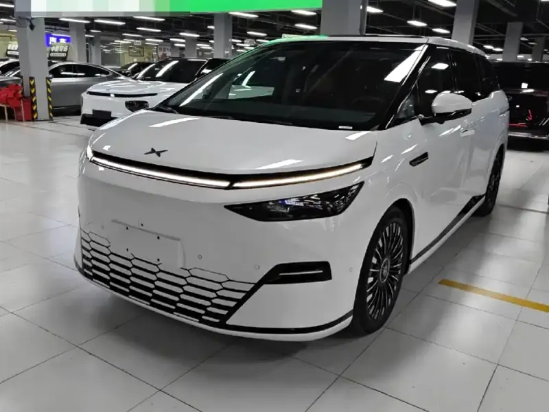 XPeng X9, 2025