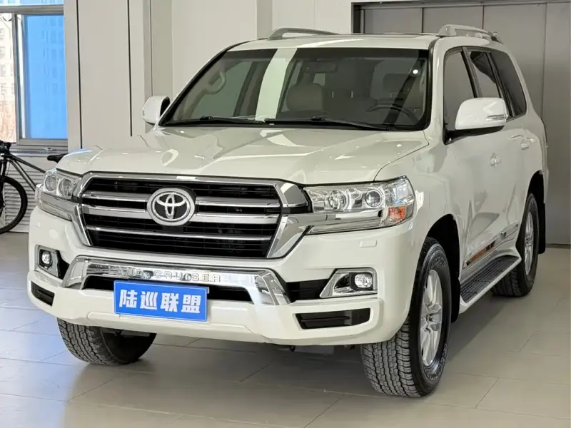 Toyota Land Cruiser, 2020 — фото 1