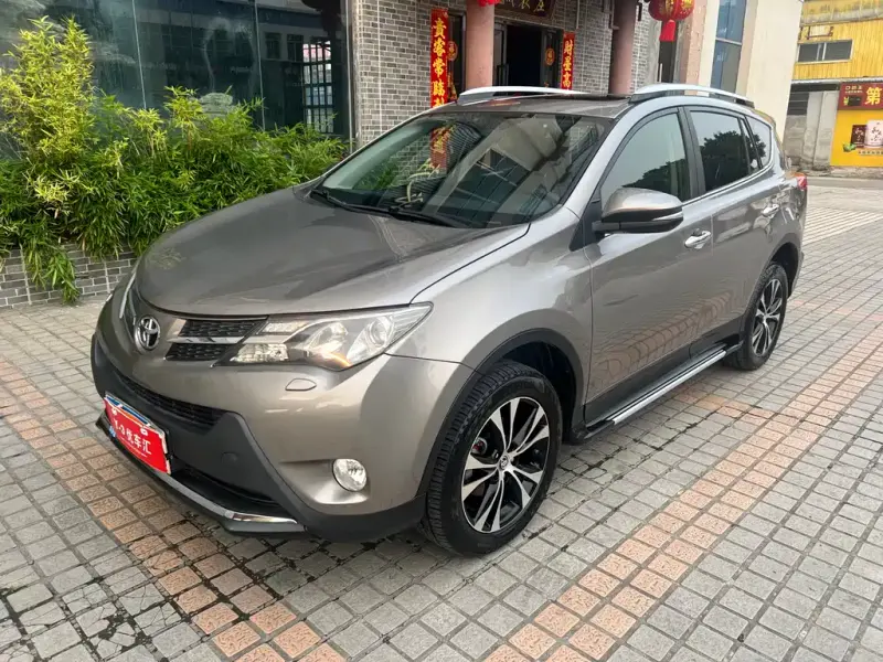 Toyota RAV4, 2015