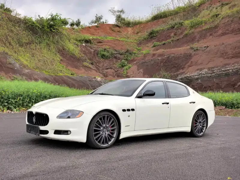 Maserati Quattroporte, 2012