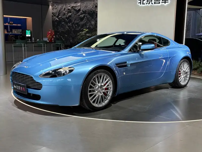 Aston Martin V8 Vantage, 2010