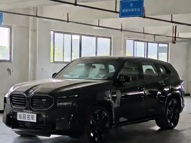 BMW XM, 2024