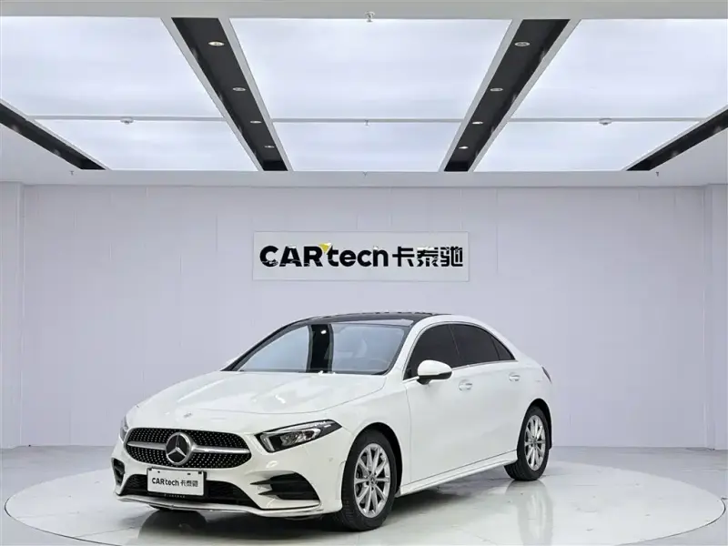 Mercedes-Benz A-Class, 2020 — фото 1