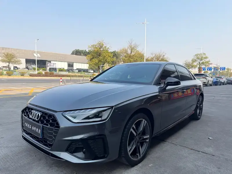 Audi A4L, 2022