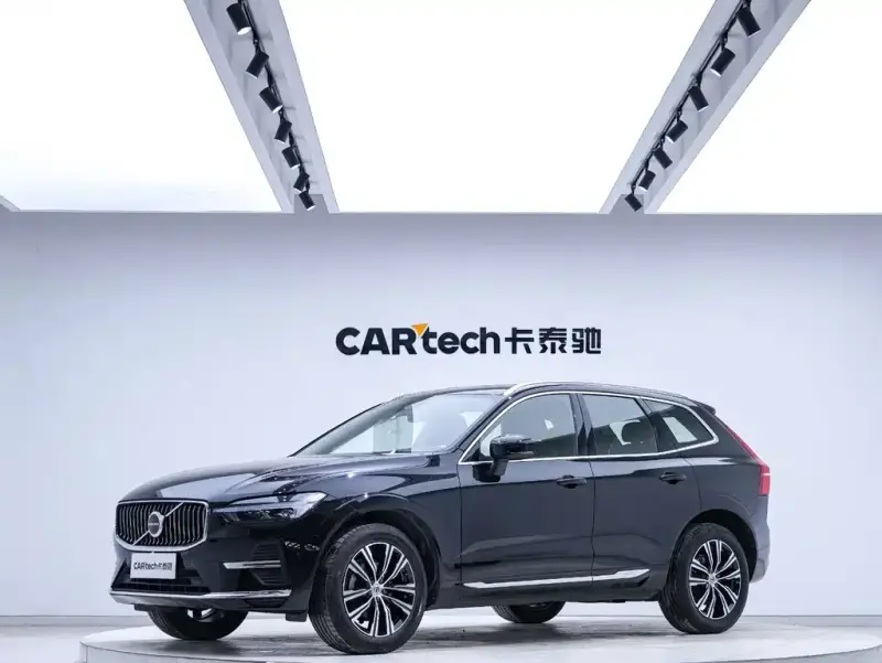 Volvo XC60, 2021 — фото 1