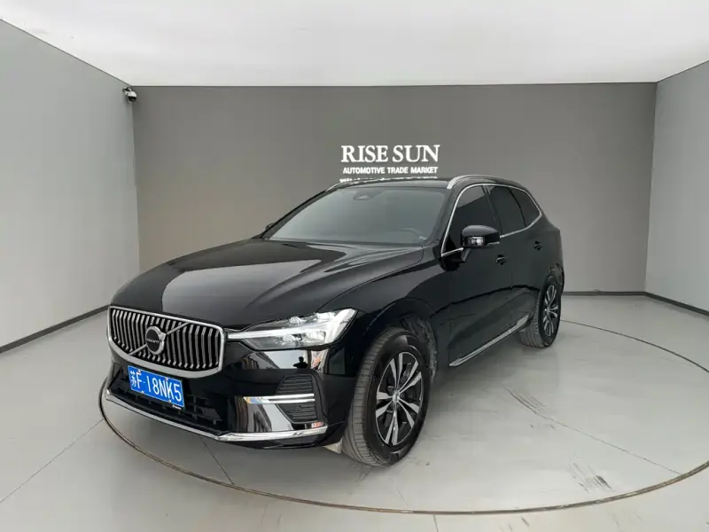 Volvo XC60, 2023 — фото 1