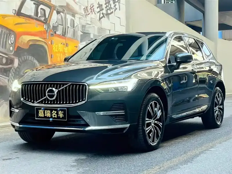 Volvo XC60, 2022 — фото 1