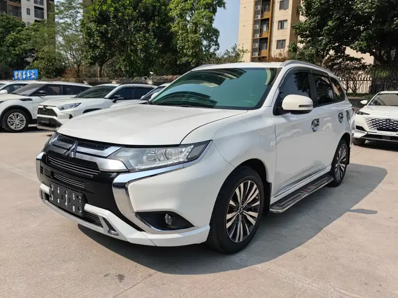 Mitsubishi Outlander, 2021