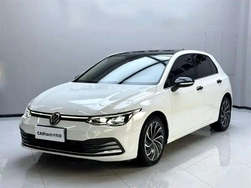 Volkswagen Golf, 2023