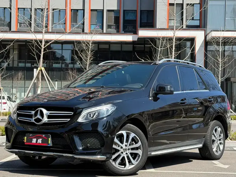 Mercedes-Benz GLE( ), 2017 — фото 1