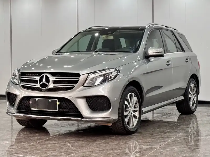 Mercedes-Benz GLE( ), 2016 — фото 1