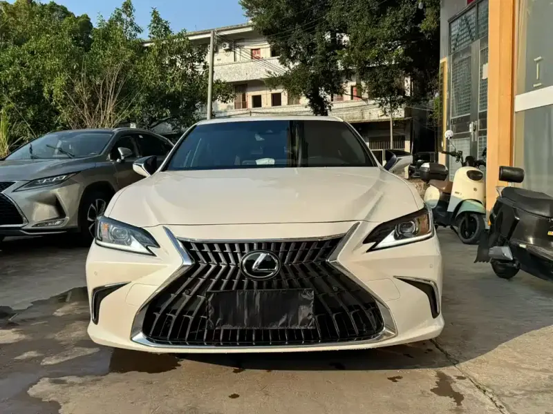 Lexus ES, 2024