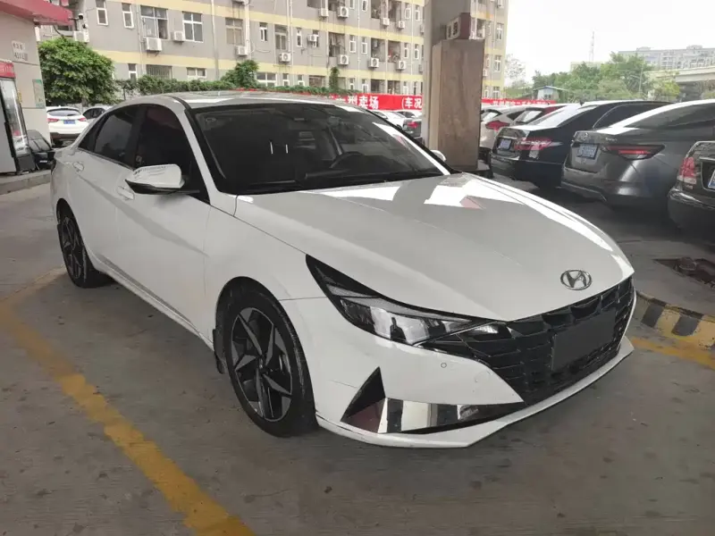 Hyundai Elantra, 2023