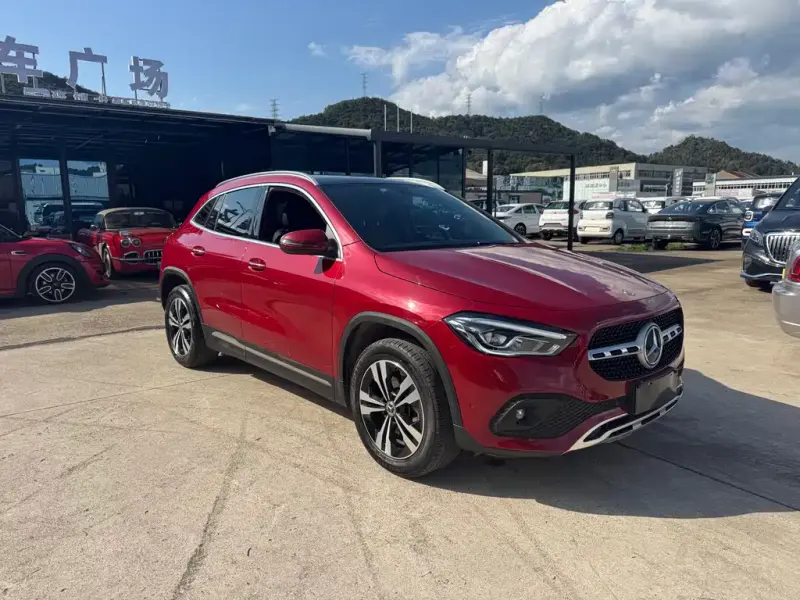 Mercedes-Benz GLA, 2021