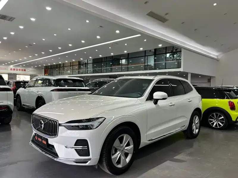Volvo XC60, 2021 — фото 1