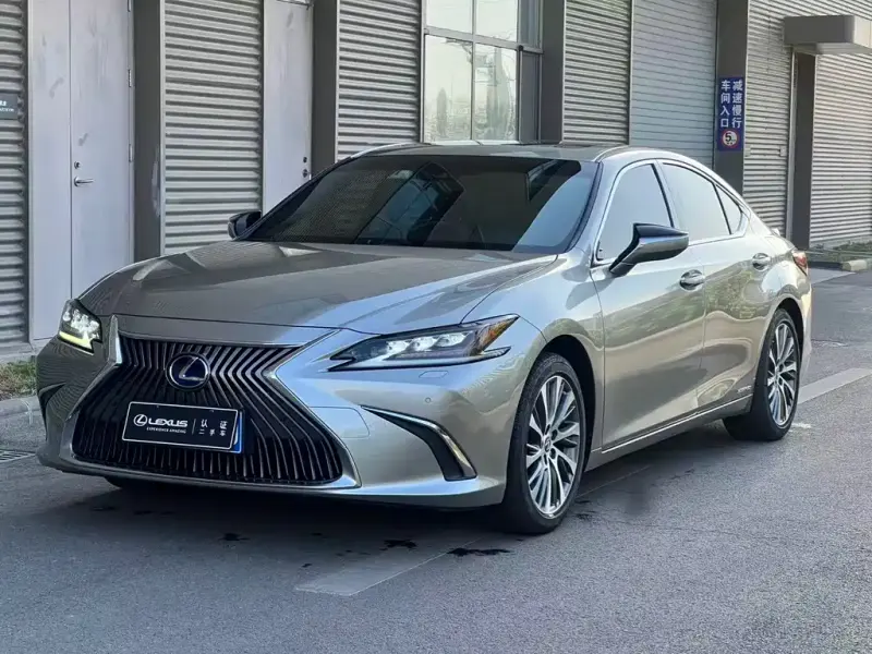 Lexus ES, 2021