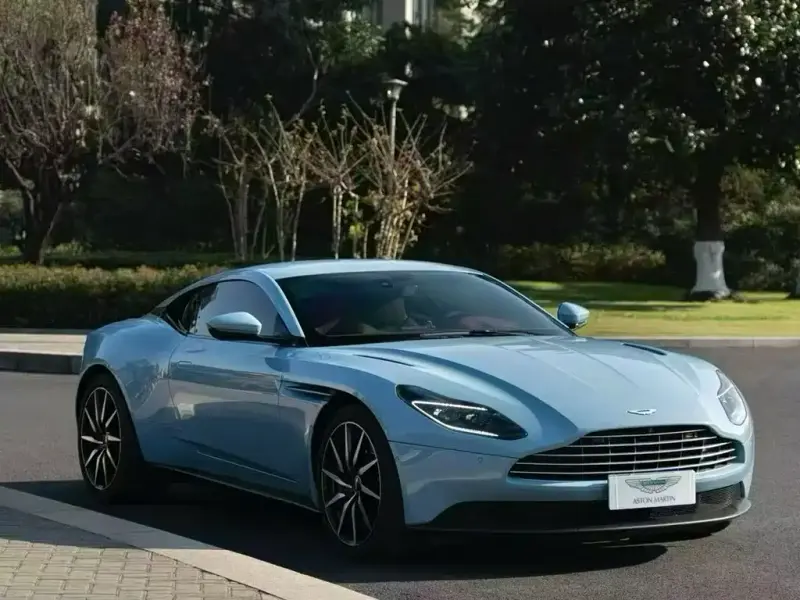 Aston Martin DB11, 2022