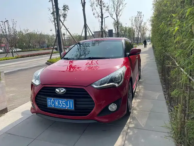 Hyundai Veloster, 2013