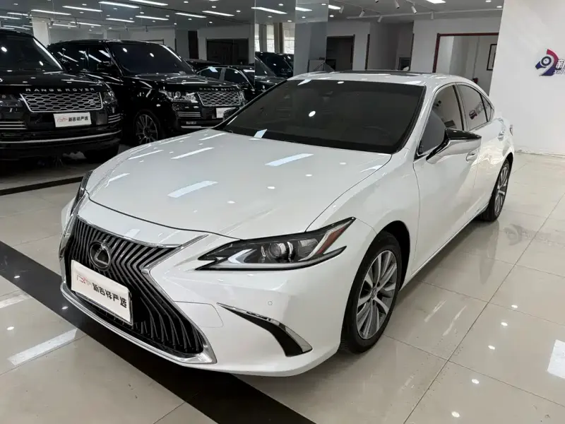 Lexus ES, 2019