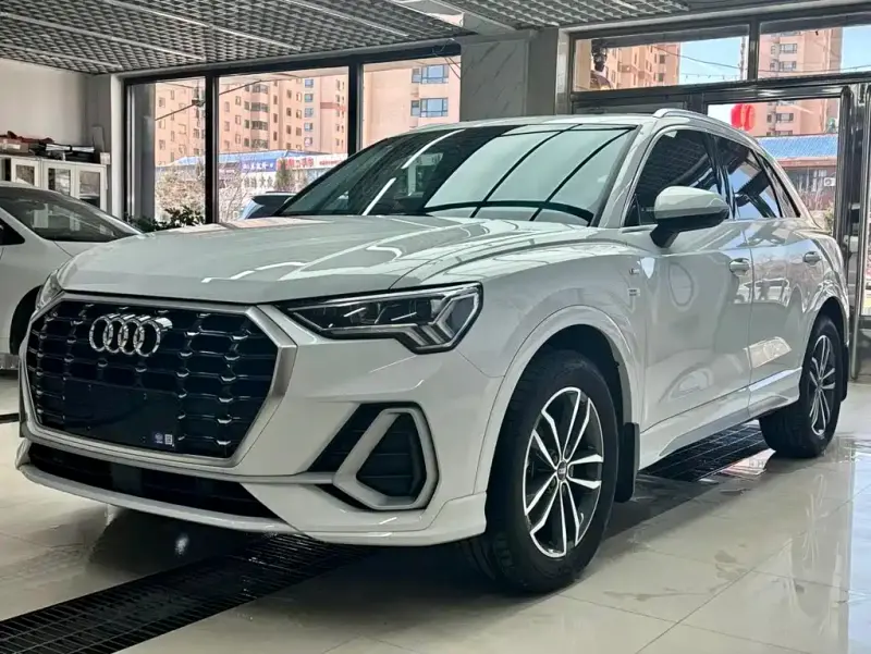 Audi Q3, 2022