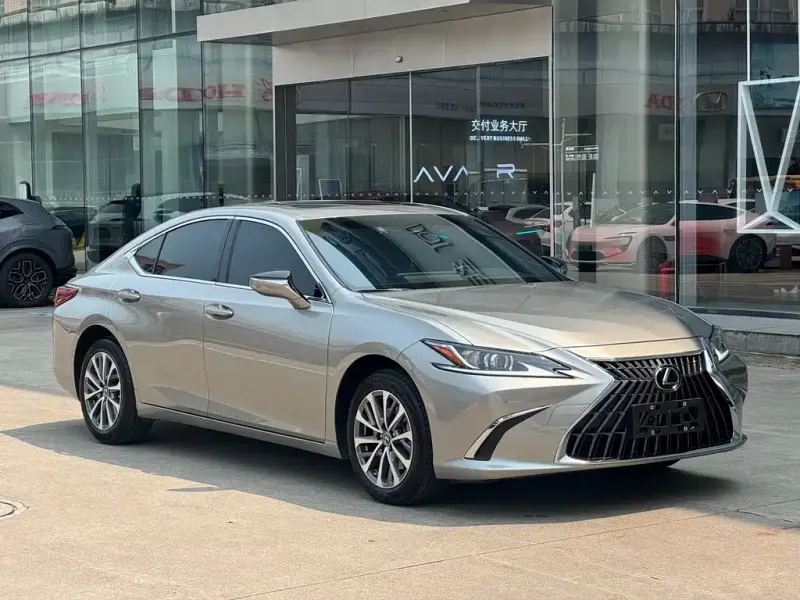 Lexus ES, 2023