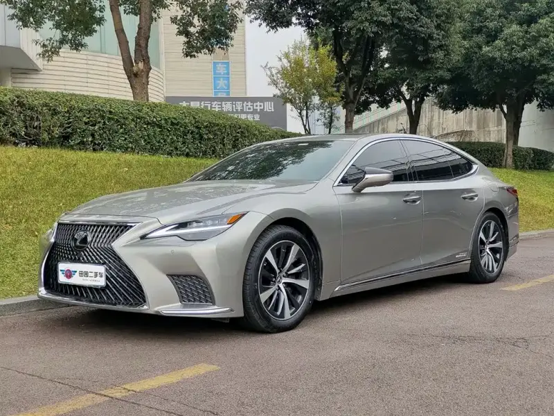 Lexus LS, 2021