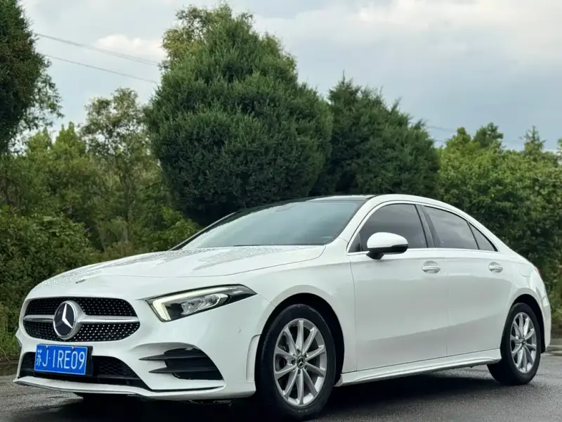 Mercedes-Benz A-Class, 2019 — фото 1