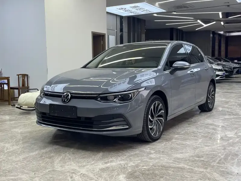 Volkswagen Golf, 2022