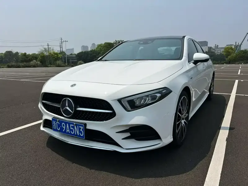 Mercedes-Benz A-Class, 2019 — фото 1