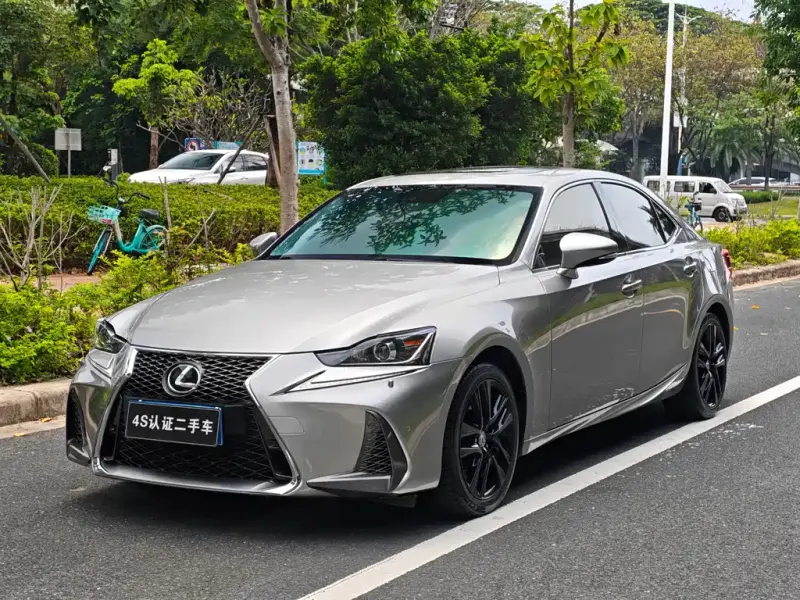 Lexus IS, 2018