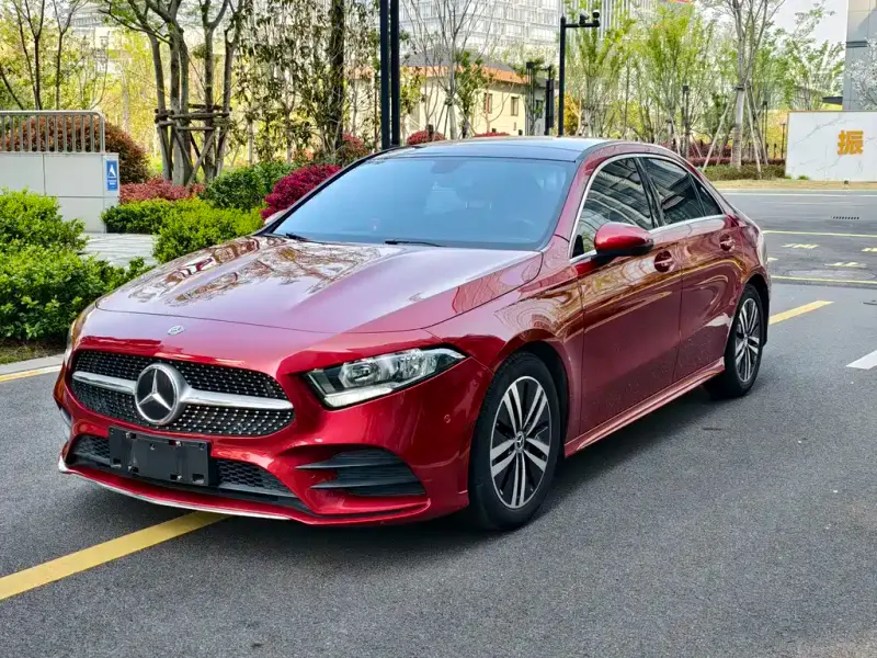 Mercedes-Benz A-Class, 2019 — фото 1