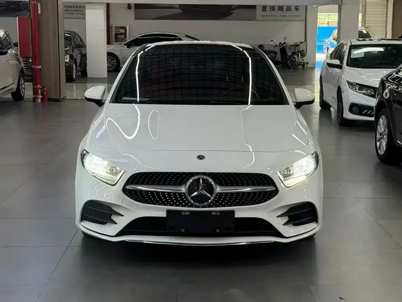 Mercedes-Benz A-Class, 2019 — фото 1