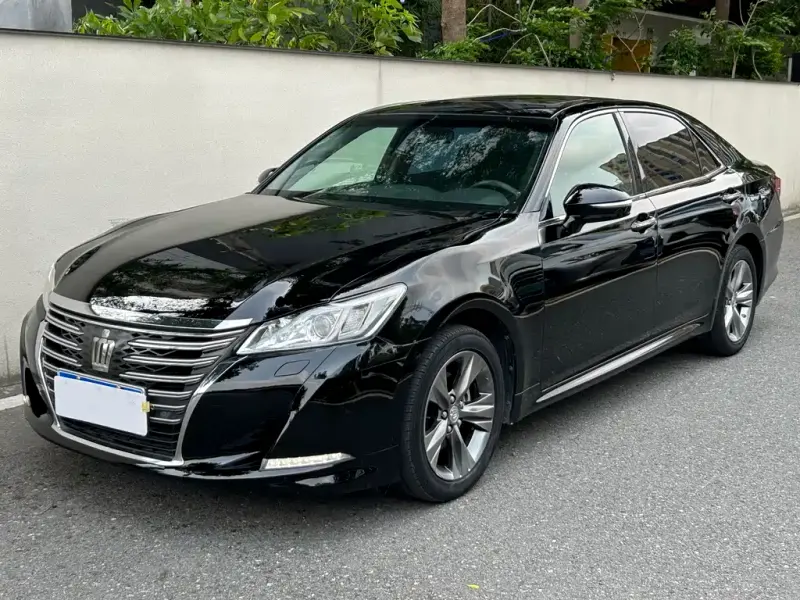 Toyota Crown, 2017