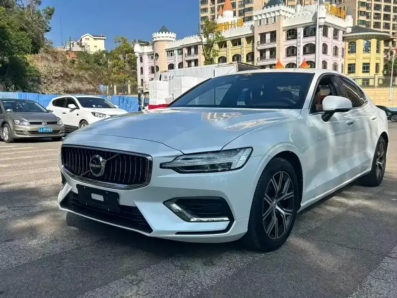 Volvo S60, 2023