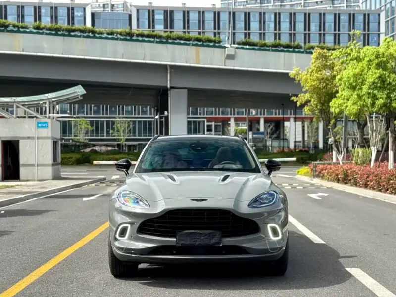Aston Martin DBX, 2023