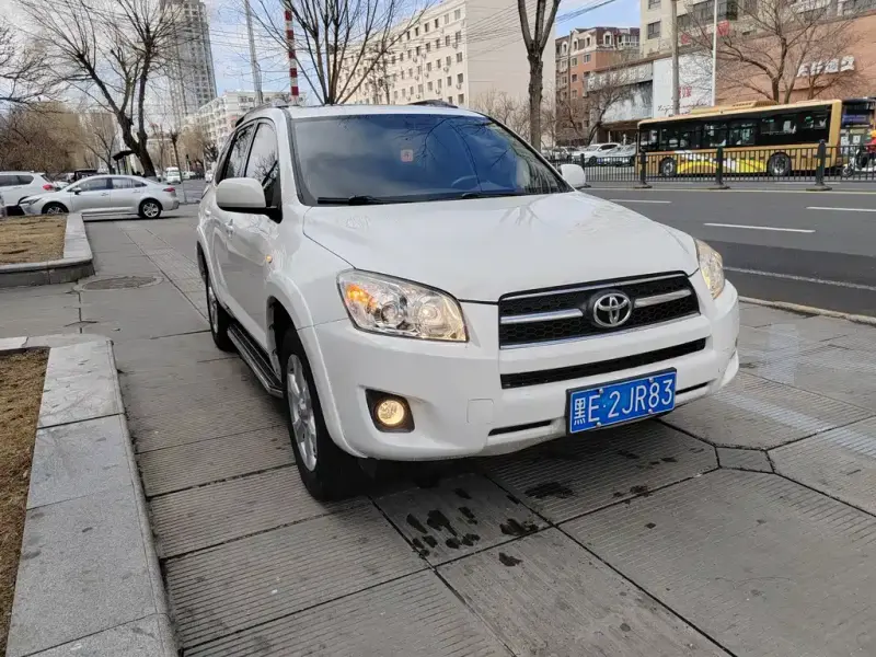 Toyota RAV4, 2009