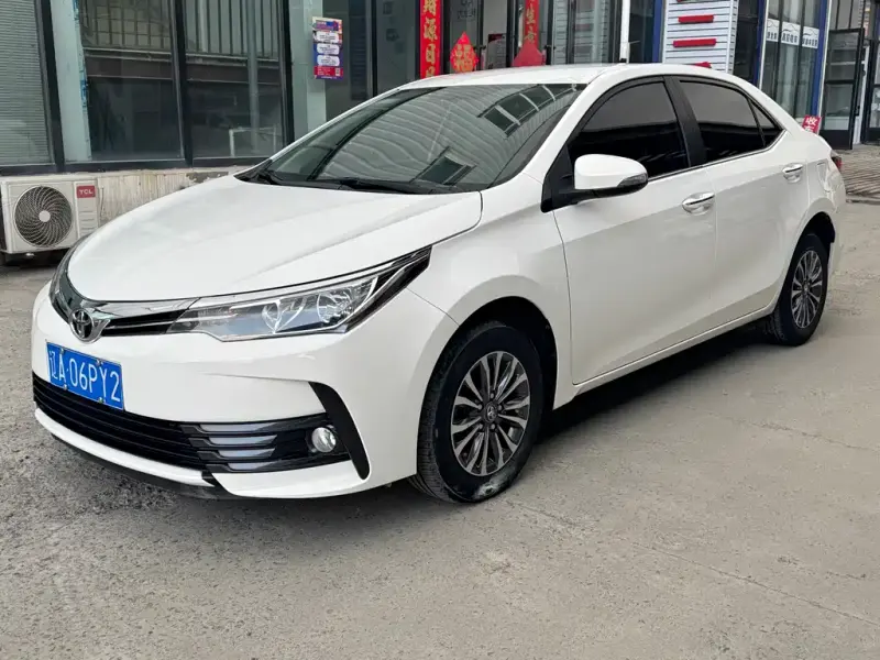 Toyota Corolla, 2018 — фото 1