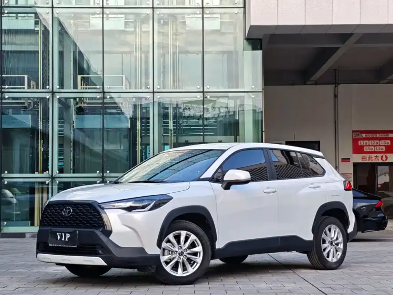 Toyota Corolla Cross, 2023 — фото 1
