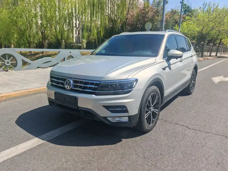 Volkswagen Tiguan L, 2017