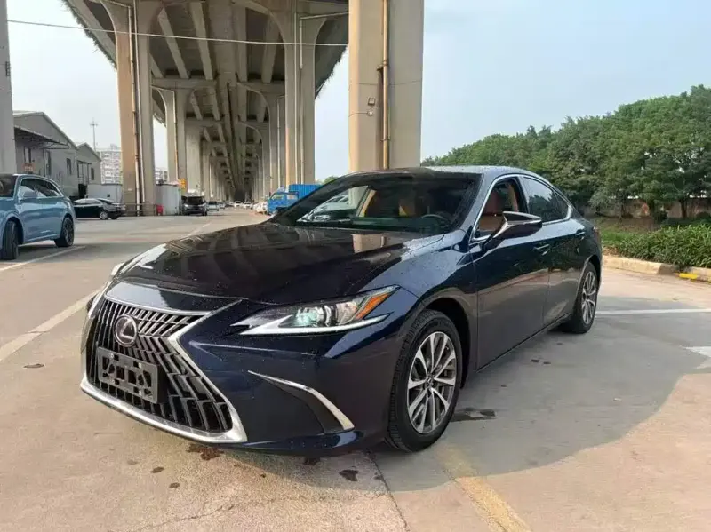Lexus ES, 2023