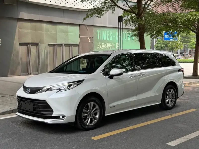 Toyota Sienna, 2023