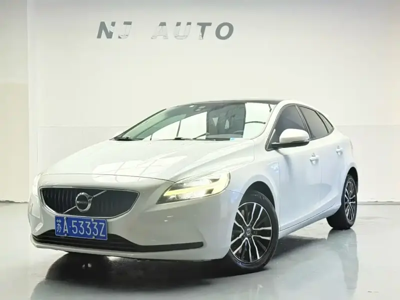 Volvo V40, 2016