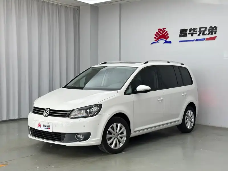 Volkswagen Touran, 2014 — фото 1