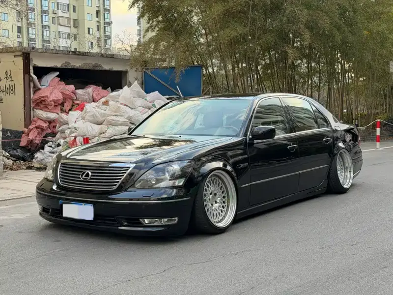 Lexus LS, 2005