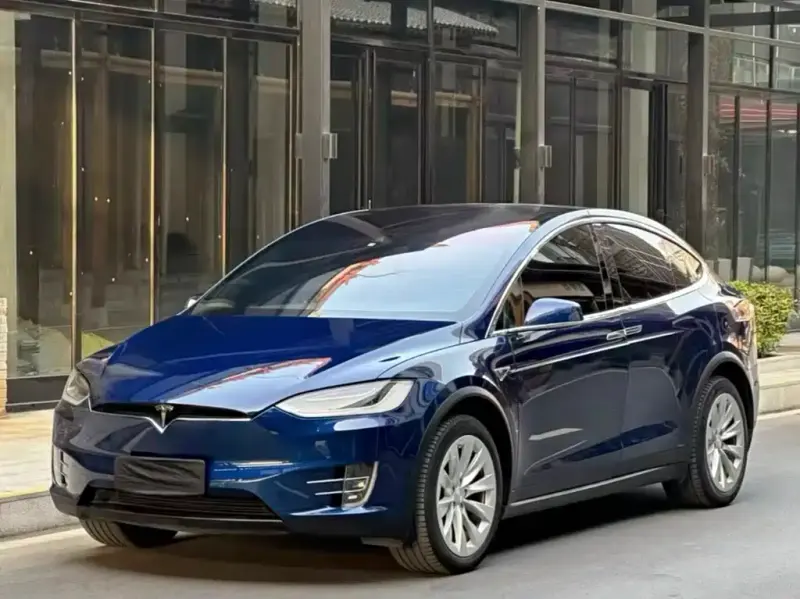 Tesla Model X, 2017