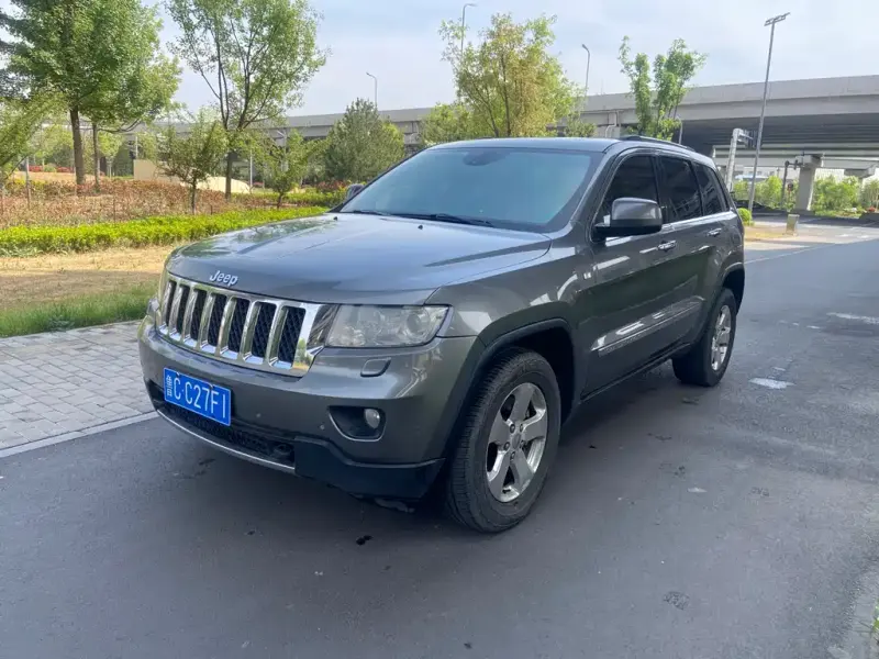 Jeep Grand Cherokee (Import), 2013