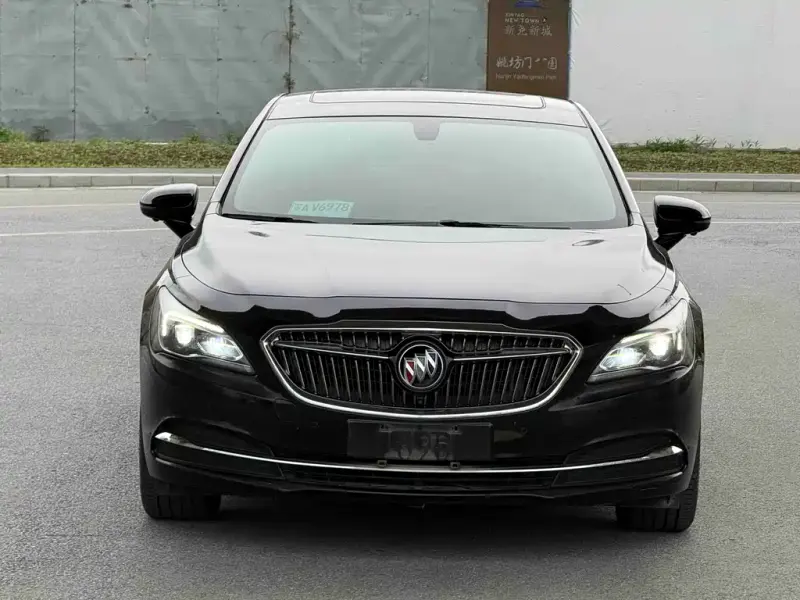 Buick LaCrosse, 2019 — фото 1